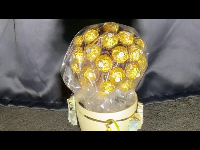 Ferrero Rocher Baum, ganz einfach selber machen und eindrucksvoll