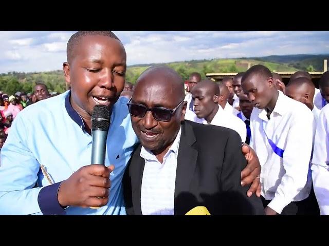 karanja with his wife,Performs at Mr Magori H.Teacher EnaKishomi sec schl Retiring  party(Narok)