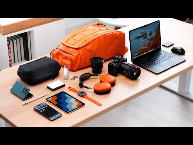 What’s in my TECH TRAVEL BAG? 2023 Edition!