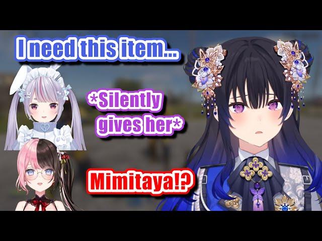 Mimi Silently Gives Items to Uruha When Hinano Is Making a Deal With Her [VSPO]