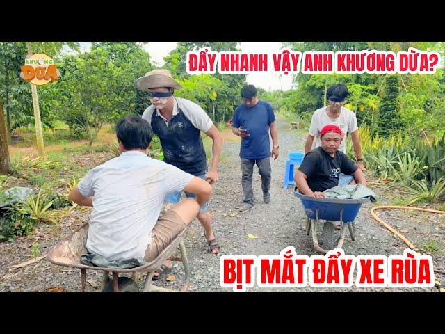 Khương Dừa đẩy xe rùa siêu tốc khiến Tâm Xe Ôm, Sang Hự Hự hít bụi