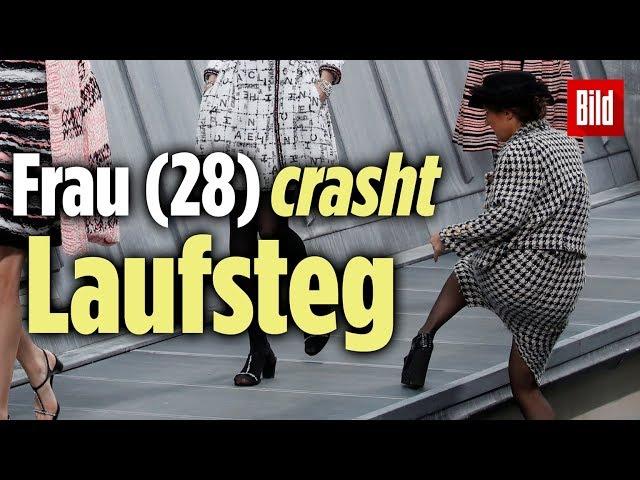 Frau crasht Laufsteg während Fashion-Show in Paris