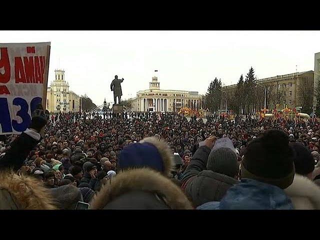 Protest in Siberian city of Kemerovo after shopping centre fire