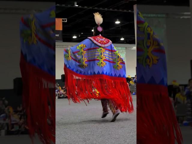 Women's Fancy Shawl Dance (End of Song) - Hunting Moon Pow Wow #halonamediaus #indigenous #powwow