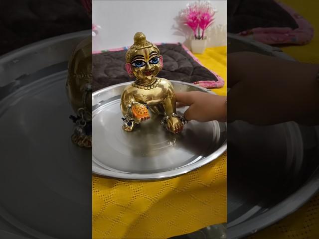charan me rakhna sada hi apne saran me rakhna#laddugopal#trending #explore #ytshorts#manoramakumari