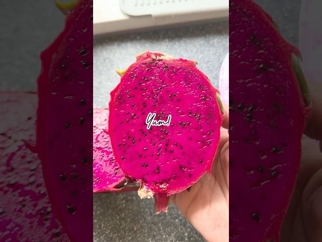 Dragon! #dragonfruit #pink #red #mukbang #먹방 #summer #viral #hack #fun #fruit #fresh #tea #yum