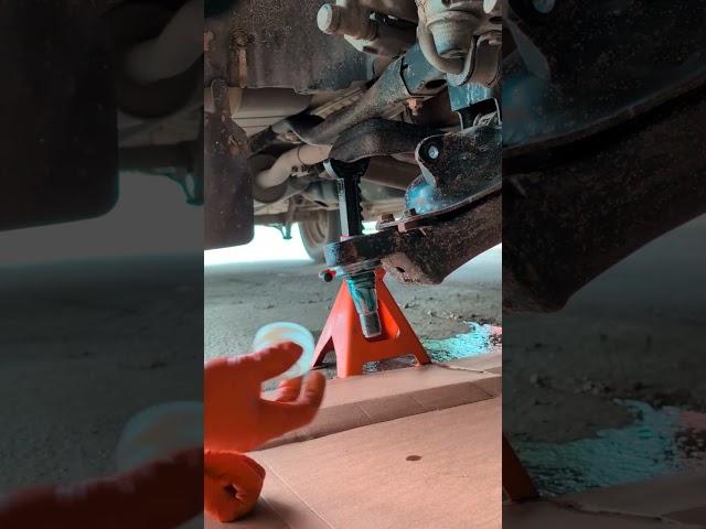 процесс запрессовки шаровой #mechanic #подвеска #ходовая #залипательно #интересное #автосервис #сто