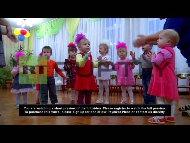 Russia: Paralympian Jessica Long returns to her orphanage