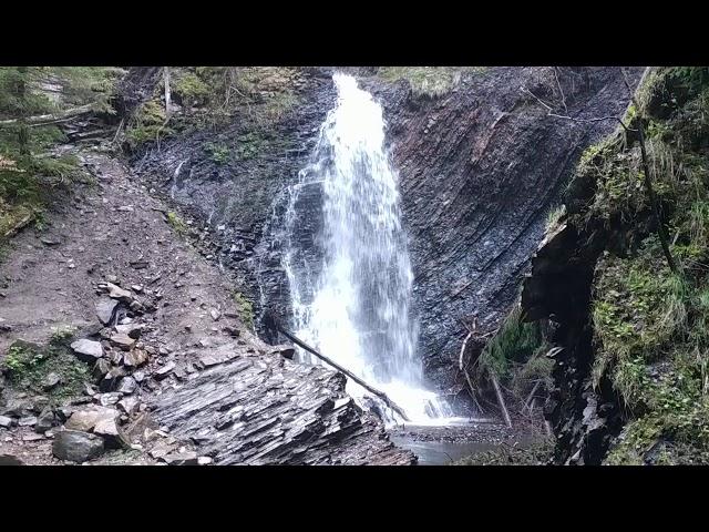 Waterfall Guk Carpathian Mountains / Водопад Гук