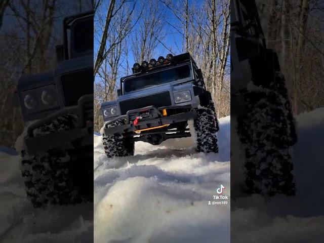 #crawler #rc #adventure #4x4 #trail #dfmodels #rockcrawler #snow #4x4rc #crossing #satisfying
