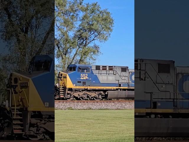 CSX 552 leads M209