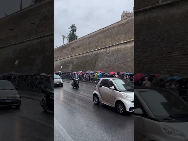 Rainy Rome! #walking #vatican #roma #italia #solotravel #lotusflower 