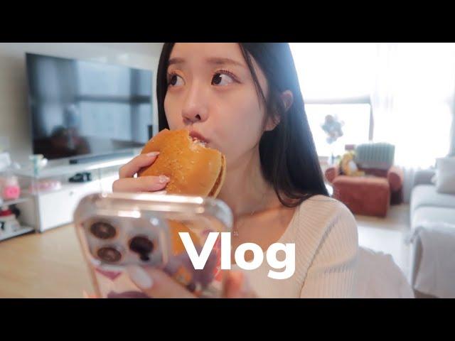 Vlog. 여름이었다.. 먹다가 끝나는 요즘, 프로하객러, 플리마켓, 쉑쉑버거, 해목 장어덮밥, 샤브샤브, 수육, 교촌치킨, 로얄멜팅클럽, 메밀소바