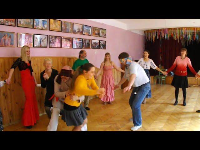 Анюта - я тута-1 (забава)