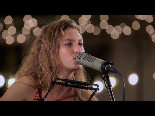 Carson McHone - Dram Shop Gal (Live on Lost River Sessions)