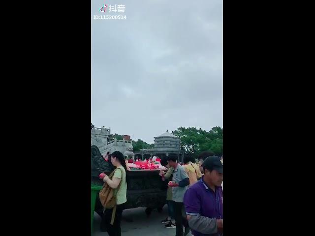 这都是观世音菩萨像，常念恭敬