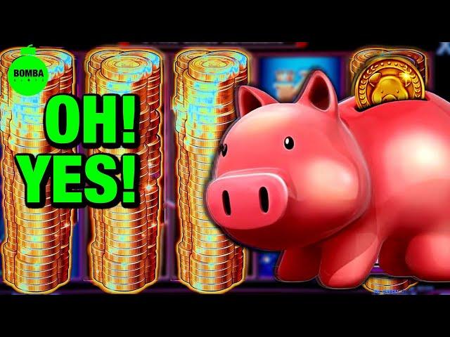 PAY DAY! I CRACKED THIS PIGGY BANK  !!!!  