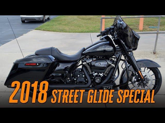 2018 Harley-Davidson® FLHXS - Street Glide Special Vivid Black