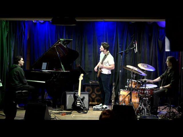 Rise and shine - Trio (Live at Berklee College of Music)