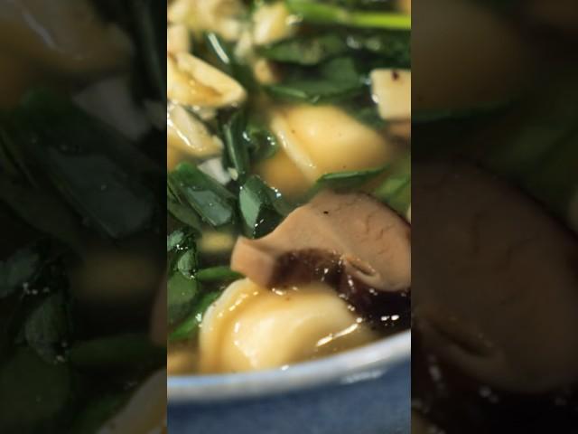 КИТАЙСКИЙ СУП WONTON С ПЕЛЬМЕНЯМИ И ГРИБАМИ. #шефшаров #500супов #куриныйсуп #chickensoup #пельмени