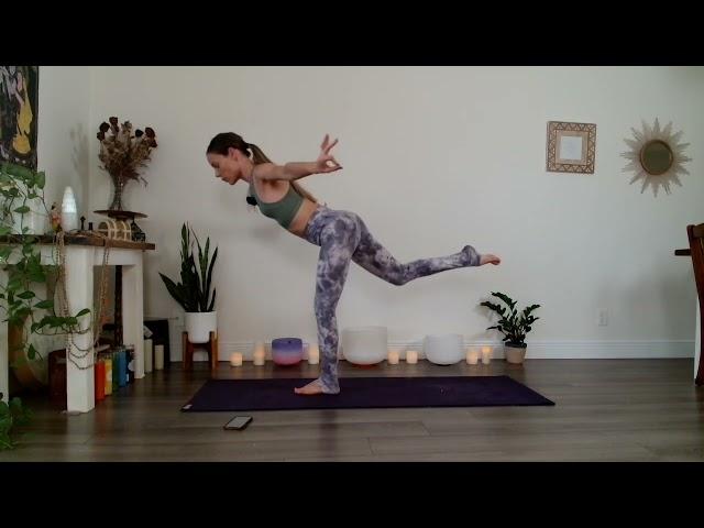 7 Fun & Creative Yoga Transitions to go from Standing to Seated | Yoga Teacher Tips