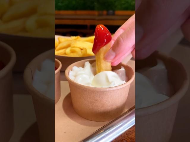 Team Ketchup oder Mayo? ️ #fritten #pommes #fries #ketschup #mayo #frittenwerk