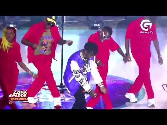 Acidic Vokoz performs at Zzina Awards