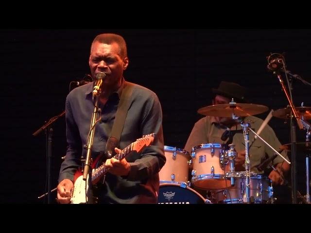 Robert Cray Band, "Phone Booth" Riveredge Park Aurora, Illinois 8-20-22