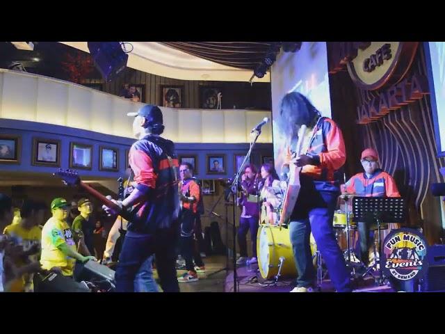 "Two Princes" Feat. Reno Ramadhan. Live at Hard Rock Cafe Jakarta.