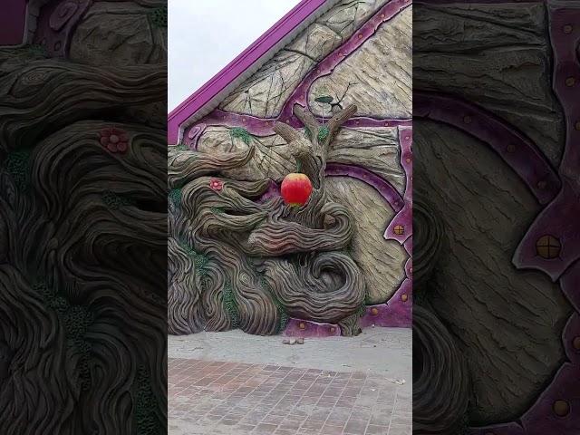 оформление  фасада дома  .скульптура  хозяин двора  парк Еленовка. #art #bunny