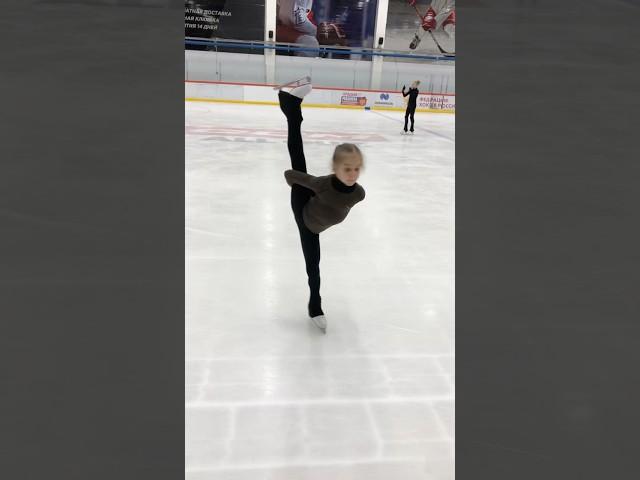 Вращения в одежде от Ice Fly! Фигурное катание! #фигуристкаарина #фигурноекатание #figureskater