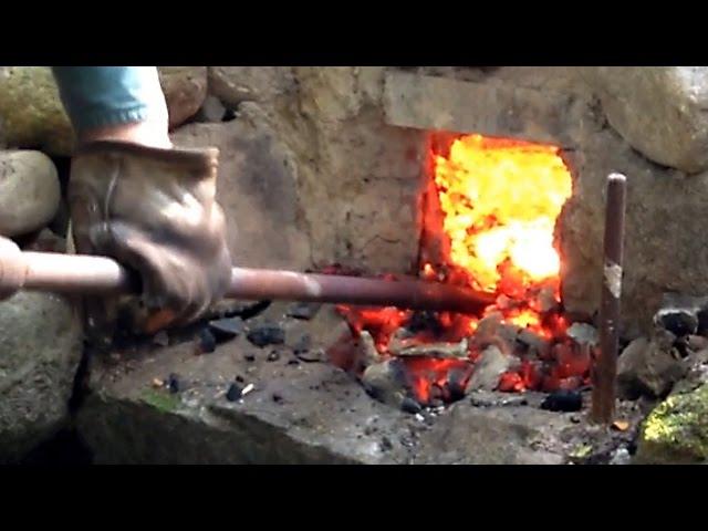 Blacksmithing - Iron smelting and forging a poor bloom