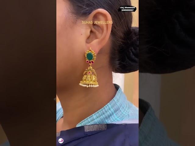 Gold Jhumkas Suhas Jewellery #slsj #goldjewellery #lightweight #lightweightearrings@brideessentials
