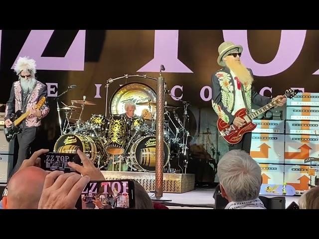 ZZ TOP „Sharp Dressed Man“ live in Wolfsburg Germany July 13th 2024