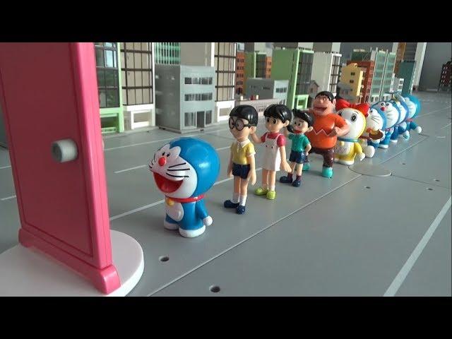 Doraemon 10 Friends Friends go past the door toys play video for kids