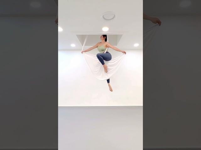플라잉요가 레벨2 (중급) 멋지게 펼쳐-🪽