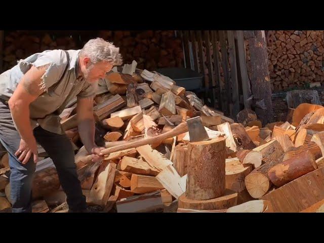 One of the world s best firewood splitting axes