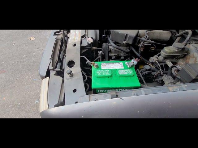 NOCO Genius1: Battery / Trickle Charger, Jump Starter - Charging a Dead Truck Battery