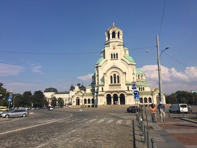 София (Болгария). Прогулка по городу: Бульвар Витоша, Софийский Собор, Zara