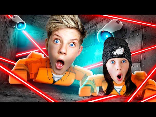 WE ESCAPED PRISON!! Ep3 Prezley & Charli Roblox Brookhaven RP!