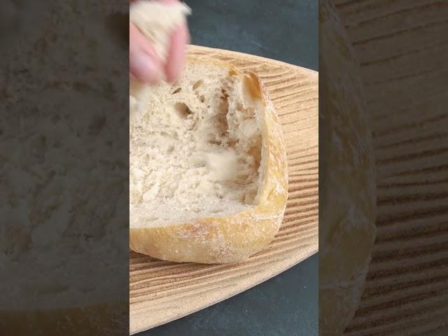 Cheese and Pesto stuffed bread  | Panidor