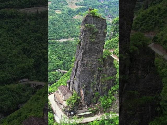 House Beneath the Boulder #amazingchina  #travel