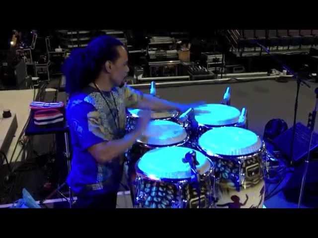 Paoli Mejias Sound Check de congas, Carlos Santana concert