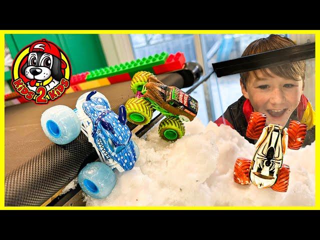 ️ Monster Truck SNOW INSIDE OUR HOUSE TREADMILL RACE (Monster Jam Mud Blasters)