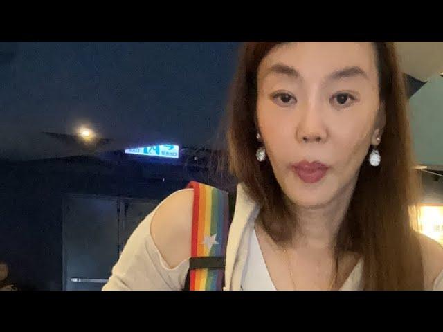 法拉利姐(張婷婷)官方頻道即将进行直播！跟石碇美女京站秀泰影城看電影！啾咪