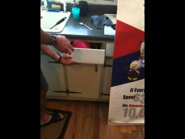 Snapi: 100% Made in USA clever multi-use food server. Buy now at http://www.strictlyusa.com