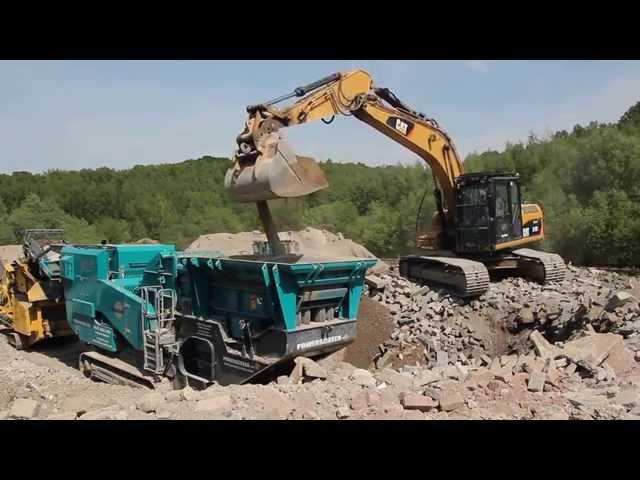 Prallbrecher in Aktion - der Powerscreen® Trakpactor 320