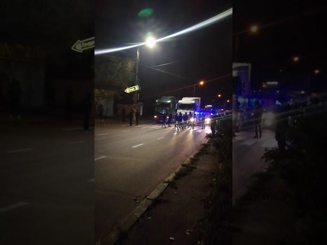 В Николаеве люди перекрыли движение, после остановки переполненной маршрутки