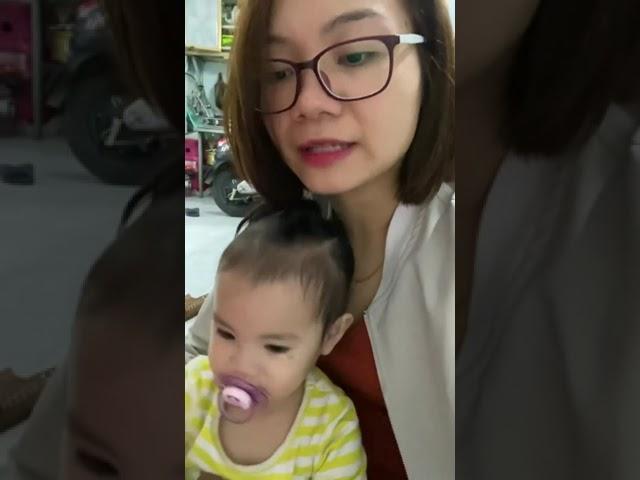 223  Đan Thư kể chuyện con vịt xấu xí cho các bé nghe