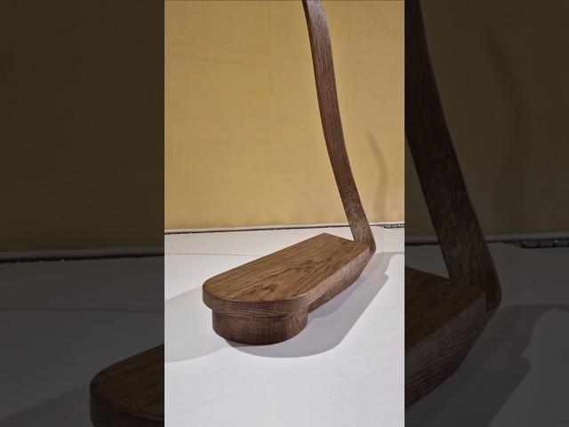 Curved Oak Shelf: A Woodworking Masterpiece